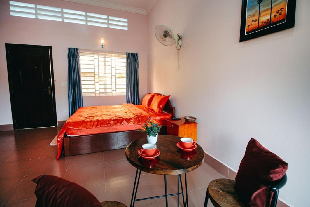 Lea'S Guesthouse And Restaurant Kampot Kültér fotó