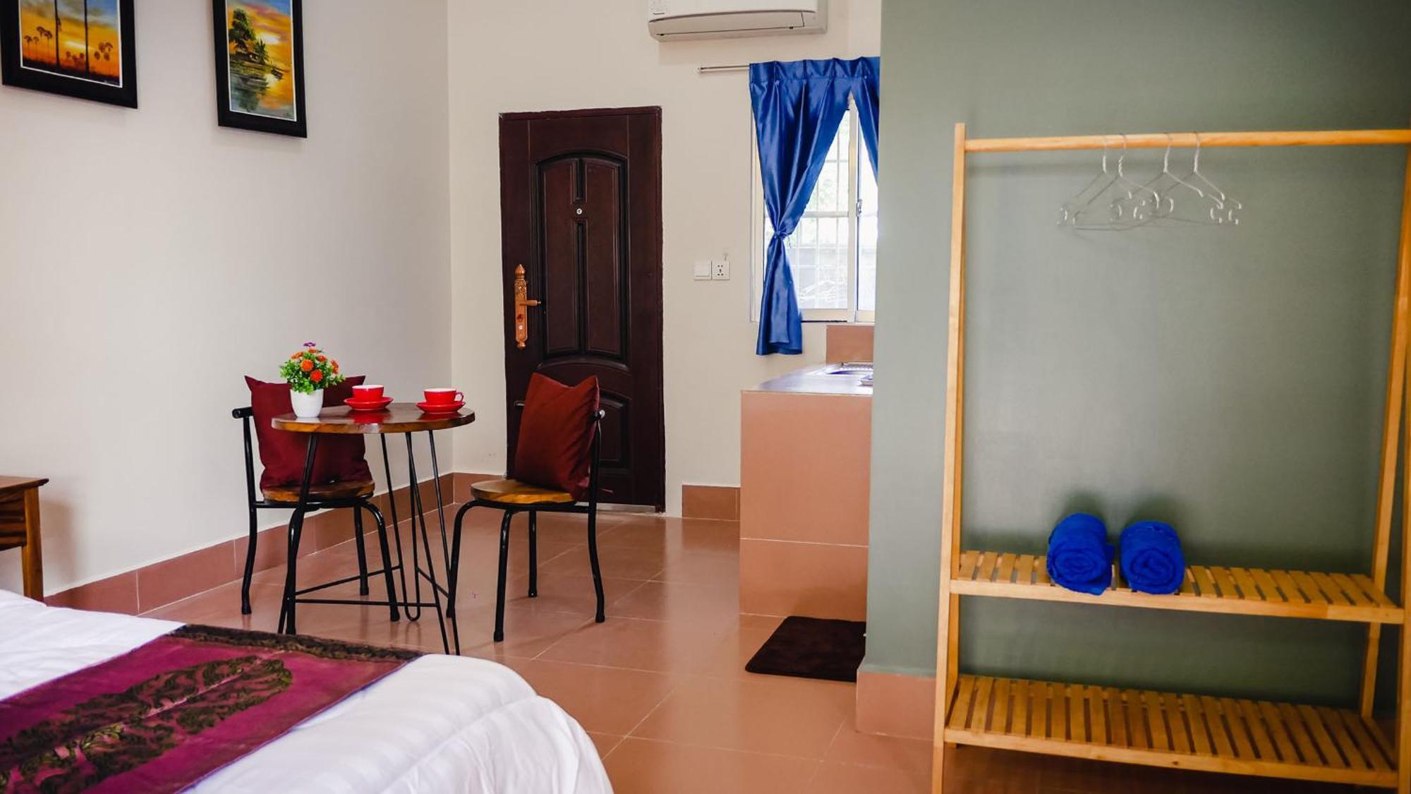 Lea'S Guesthouse And Restaurant Kampot Kültér fotó