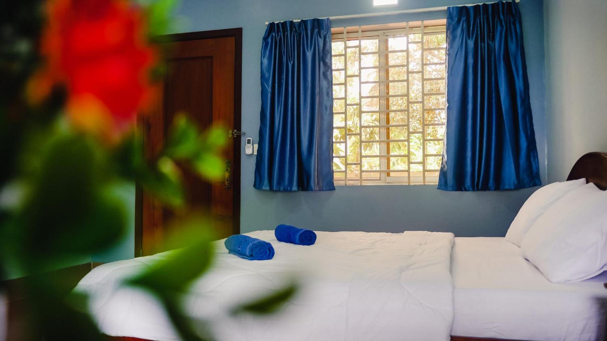 Lea'S Guesthouse And Restaurant Kampot Kültér fotó